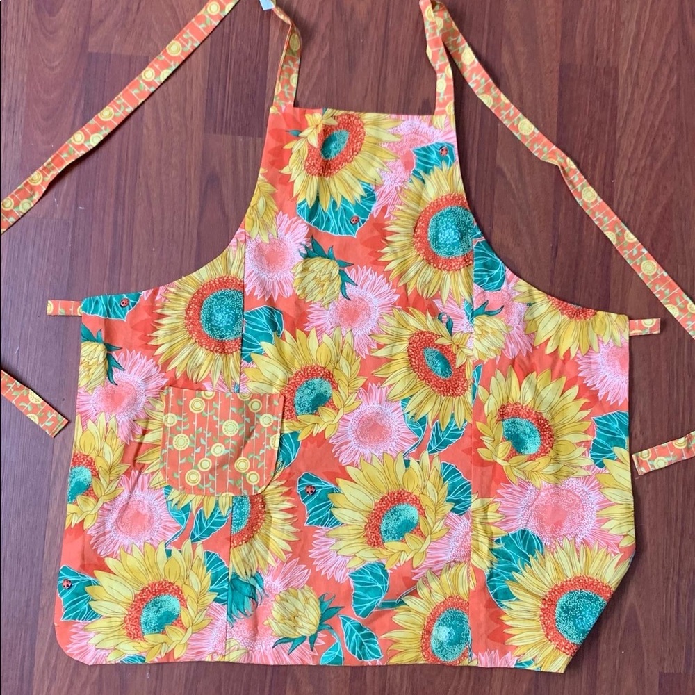 Vintage reversible apron with pocket